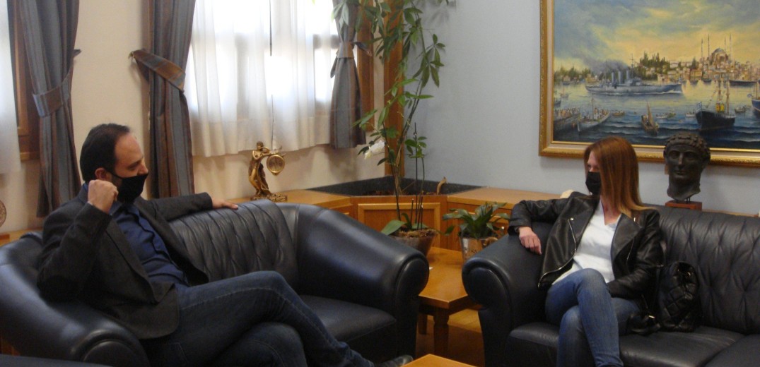 Συνάντηση με τον δήμαρχο Καλαμαριάς είχε η συνθέτρια Λίνα Τόνια
