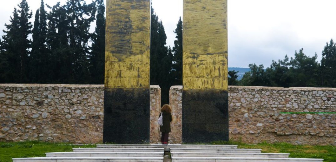 ΓΣΕΕ: Κατάθεση στεφάνων στο μνημείο των 200 εκτελεσθέντων στην Καισαριανή