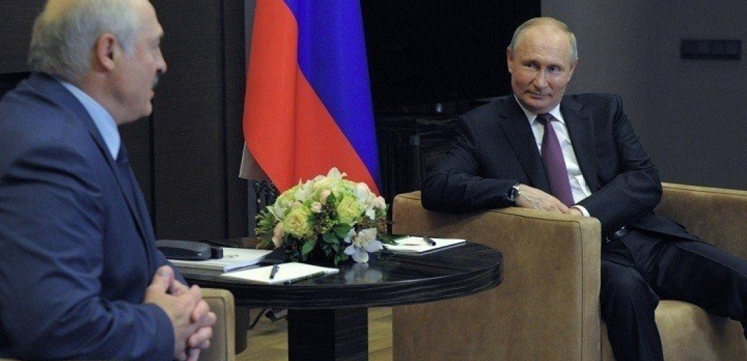 Πούτιν και Λουκασένκο δηλώνουν ότι οι κυρώσεις έδωσαν ώθηση για &quot;αυτοανάπτυξη&quot; και η οικονομία τους πηγαίνει καλά 