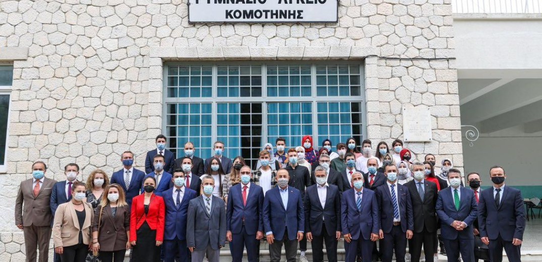 Συνεχίζει τις προκλήσεις ο Τσαβούσογλου - «Βάφτισε» τουρκικό το μειονοτικό σχολείο στην Κομοτηνή