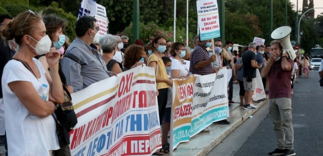 Πανεκπαιδευτικά συλλαλητήρια σε Αθήνα και Θεσσαλονίκη για την αγωγή Κεραμέως για την αξιολόγηση