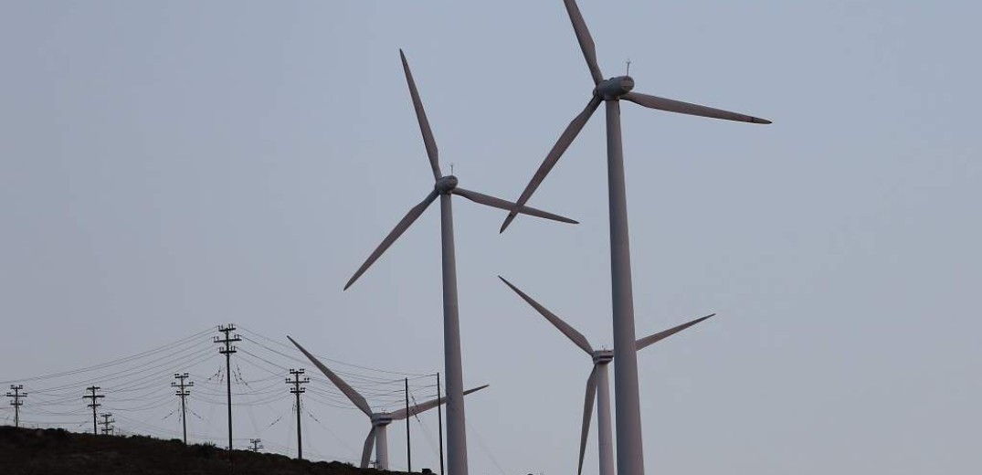 H γραφειοκρατία διώχνει τους επενδυτές για τις ανανεώσιμες πηγές