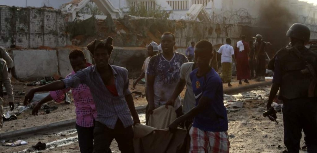 Στους 53 οι νεκροί από την επίθεση τζιχαντιστών στη Σομαλία (φωτογραφίες)
