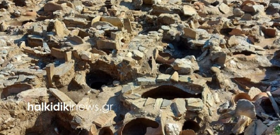 Χαλκιδική: Εντυπωσιακές εικόνες από το Αρχαίο νεκροταφείο στον Αϊ- Γιάννη