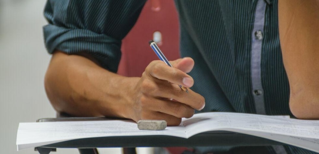 Υπουργείο Παιδείας: Πότε θα διεξαχθούν απολυτήριες εξετάσεις σε Γυμνάσια και Λύκεια