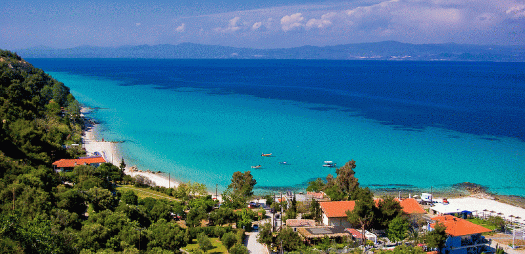 Το πιο… κοντινό πόδι της Χαλκιδικής κερδίζει και φέτος τουρίστες και Έλληνες επισκέπτες