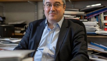 Ο Ηλίας Μόσιαλος αναγορεύεται σε επίτιμο διδάκτορα από το Πανεπιστήμιο Θεσσαλίας