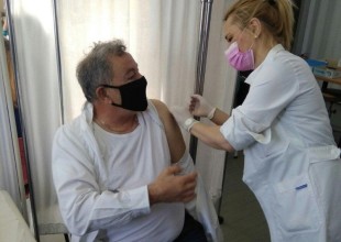 Ολοκλήρωσε τον εμβολιασμό του ο δήμαρχος Θέρμης Θ. Παπαδόπουλος